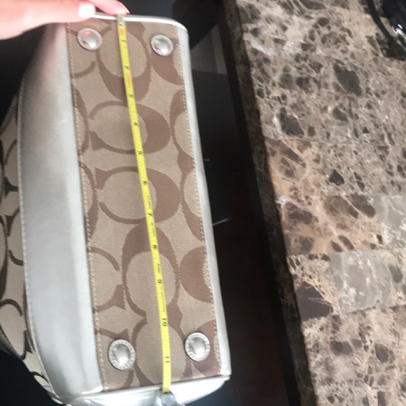 Brand new Classic signature C Coach bag - Picture 5 of 8